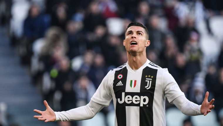 Cristiano Ronaldo espera festejar títulos con la Juventus en el 2019. (Foto Prensa Libre: AFP)