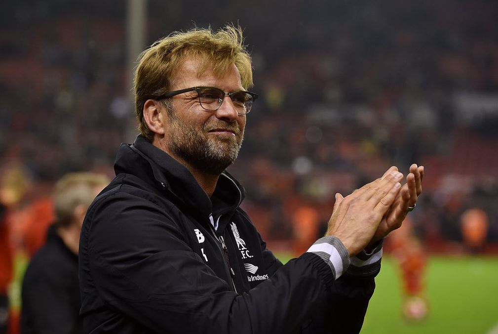 Klopp podría ganar su primer título con el Liverpool, equipo al que llegó procedente del Borussia Dortmund. (Foto Prensa Libre: Liverpool)