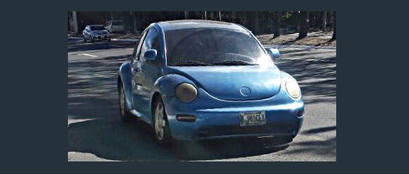 Conductores en posible estado de ebriedad dejaron abandonados cuatro vehículos en Navidad. (Foto Prensa Libre: Amilcar Montejo)