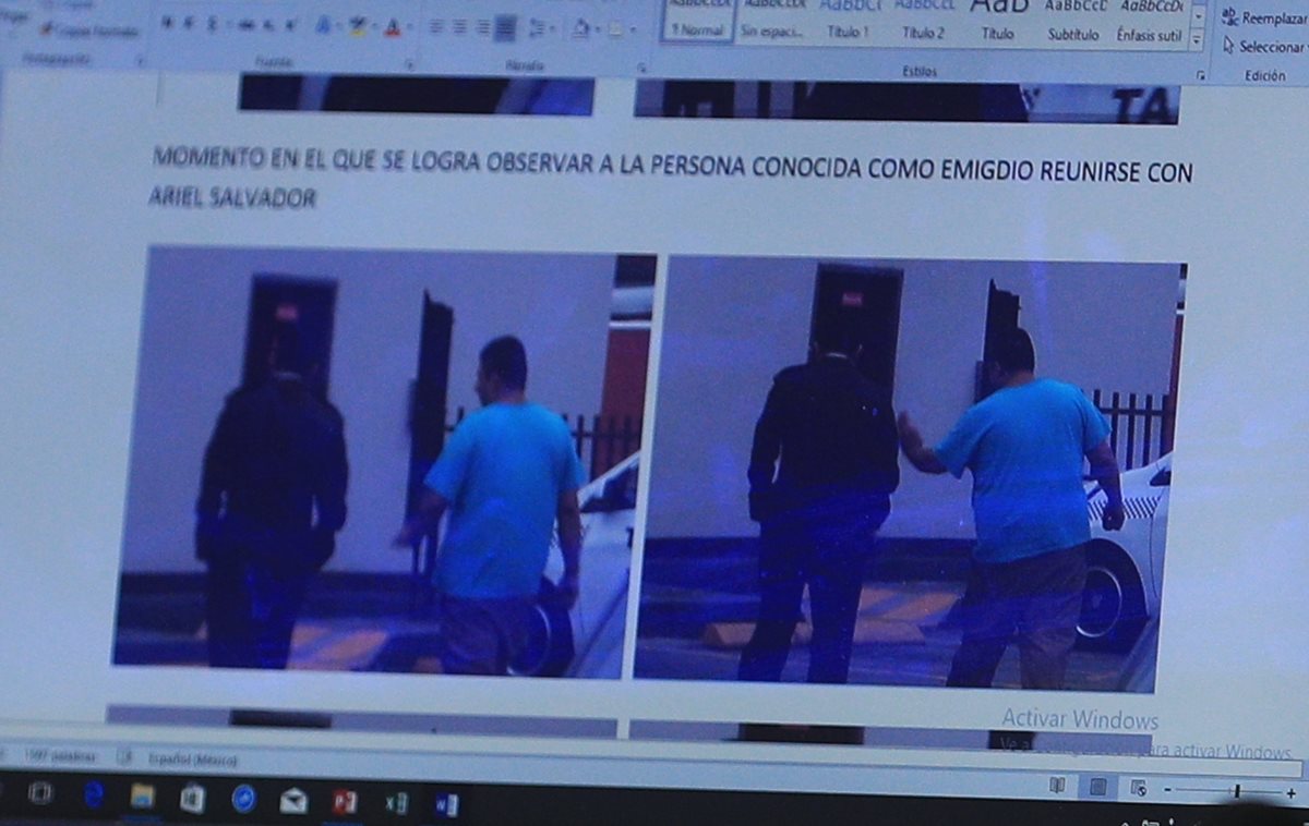 Captura de una cámara de video de un restaurante de la zona 5 donde el 5 de junio de 2017 se reunieron el coronel Ariel de León y Emigdio Rodas Díaz, tesorero de la pandilla.
