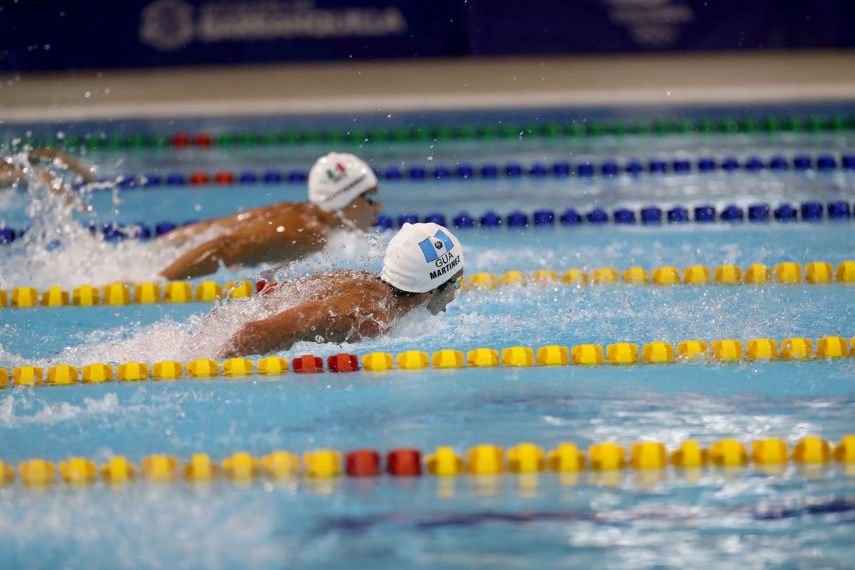 El nadador guatemalteco Luis Carlos Martínez dio su máximo esfuerzo y se quedó con el metal dorado. (Foto Prensa Libre: Carlos Vicente).