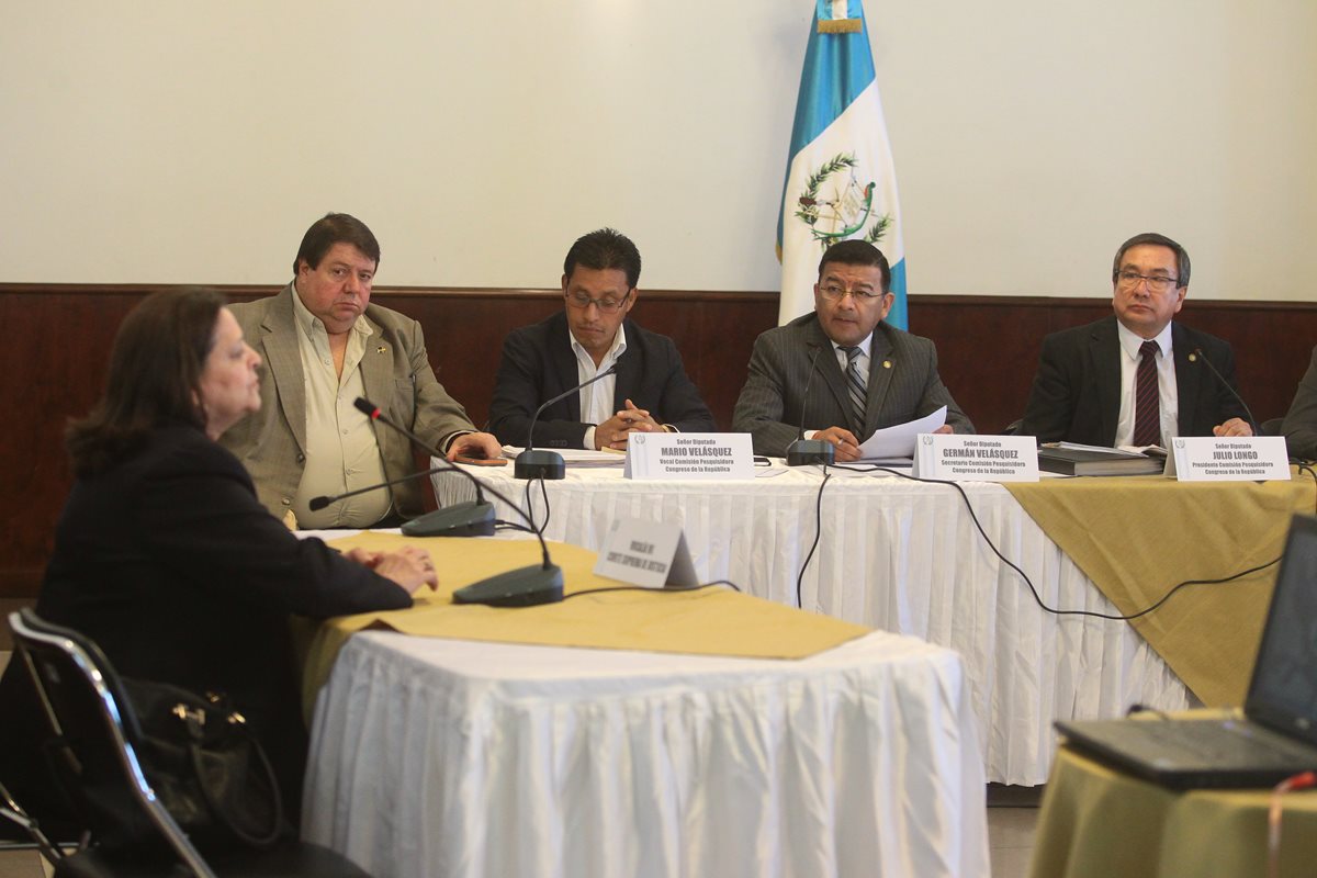 Gladys Rodríguez aceptó que la magistrada Stalling le solicitó el ingreso del juez Ruano de forma inmediata. (Foto Prensa Libre: Á. Interiano)