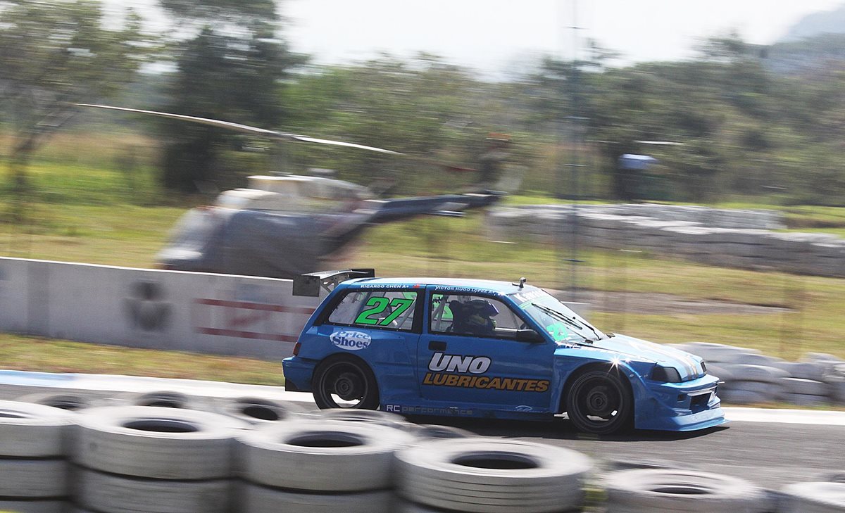 Víctor Hugo López es el campeón de la categoría Vintage GTR. (Foto Prensa Libre: Cortesía César Pérez)