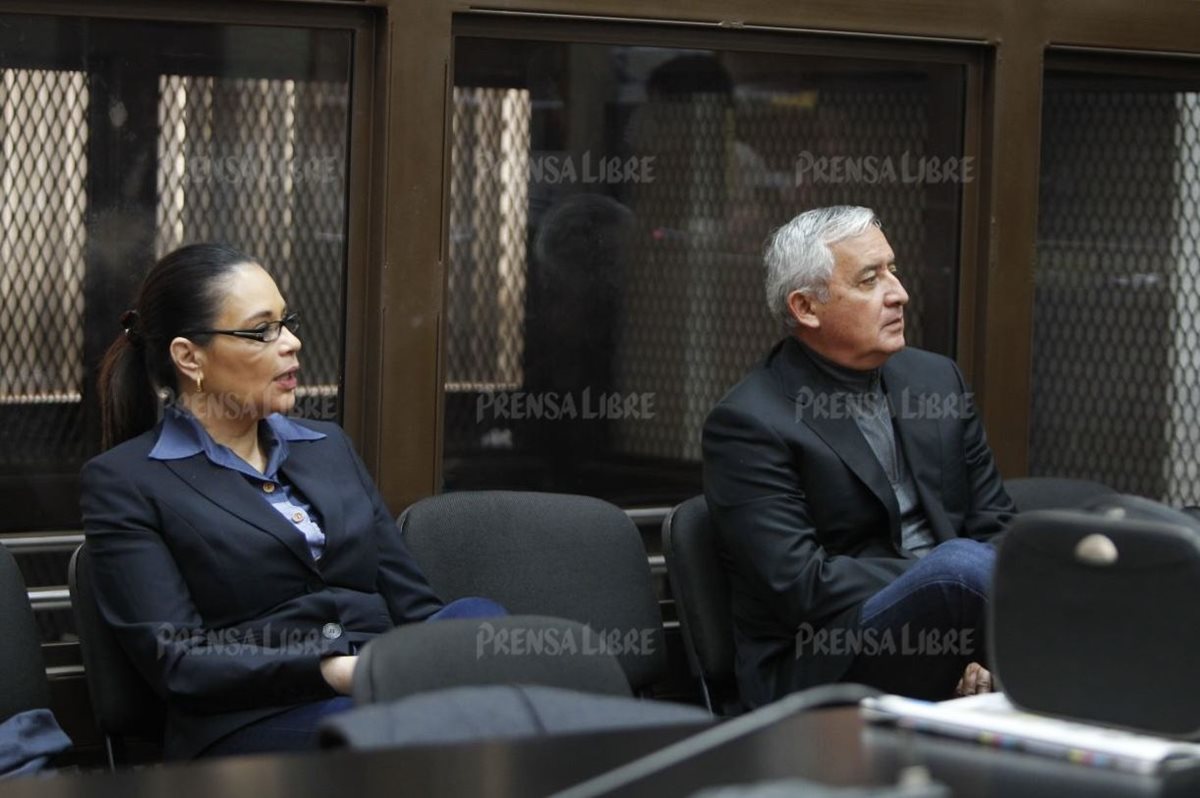 El expresidente Otto Pérez Molina y la exvicepresidenta Roxana Baldetti, enfrentarán juicio por el caso La Línea. (Foto Prensa Libre: Paulo Raquec)