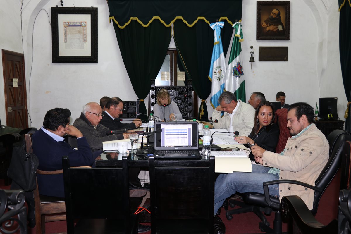 El presupuesto municipal no fue aprobado por los tres concejales de oposición. (Foto Prensa Libre: Julio Sicán)