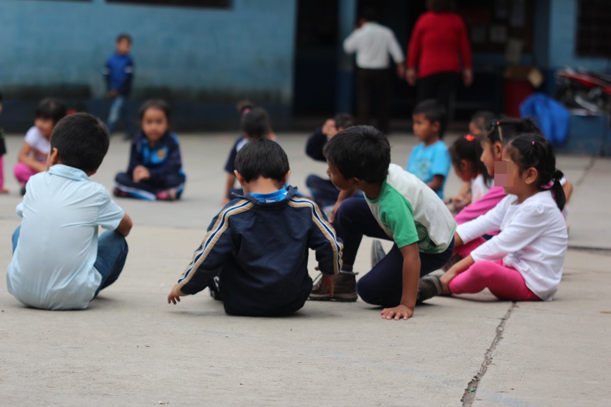Los niños necesitan espacios de recreación para desarrollarse. En la cabecera de Huehuetenango solo hay un parque de juegos infantiles, lo que impacta en la salud física y mental de los menores en edad escolar. (Foto Prensa Libre: Mike Castillo)