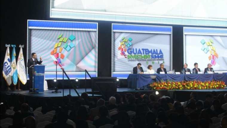 Cientos de representantes del sector industrial se reunieron en el "Guatemala Investment Summit". (Foto Prensa Libre: Alvaro Interiano)