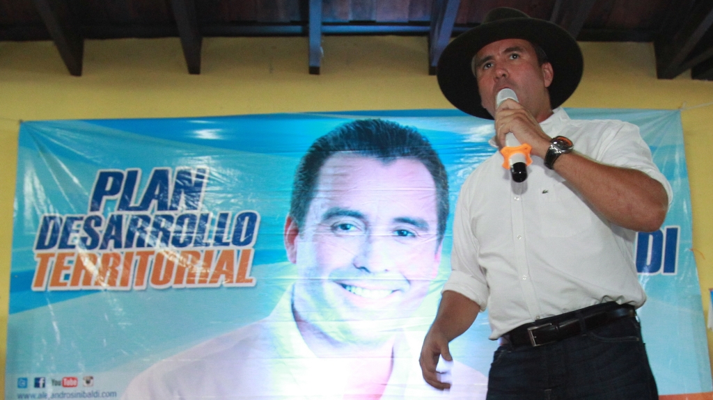 El exministro de Comunicaciones y excandidato presidencial, Alejandro Sinibaldi, continúa prófugo por varios casos de corrupción por los que se le señalan. (Foto HemerotecaPL)