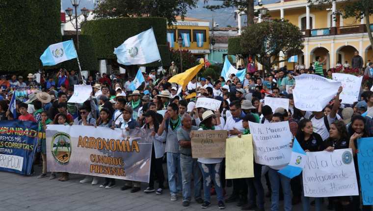 Los estudiantes de la Usac en Huehuetenango han manifestado en otras ocasiones contra la situación política del país. (Foto Prensa Libre: Mike Castillo).
