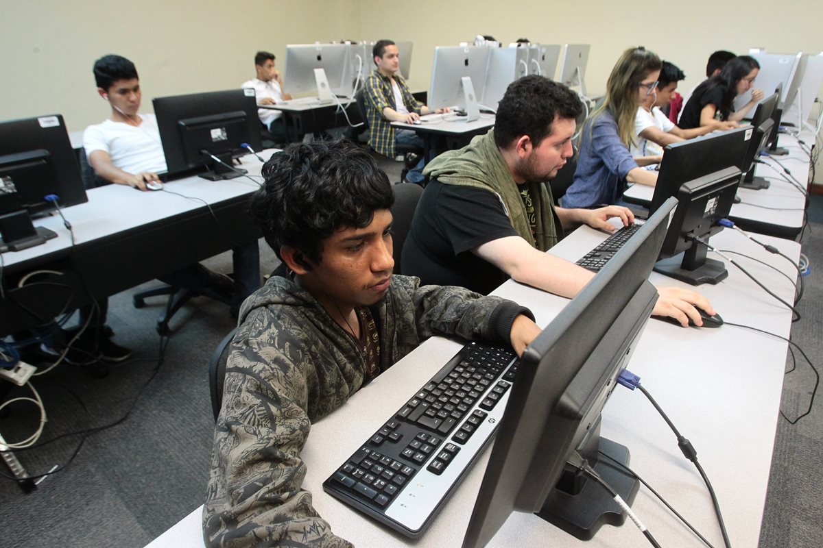 Las capacitaciones son clave en las empresas para los millennials. (Foto Prensa Libre: Álvaro Interiano/Hemeroteca)