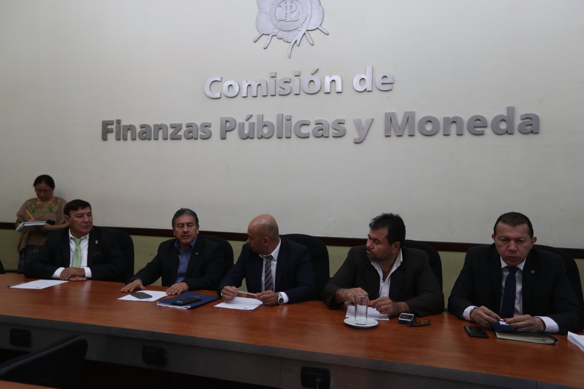 Los integrantes de la Comisión de Finanzas entrarán a conocer el dictamen de la ampliación presupuestaria por Q961 millones para el magisterio la próxima semana. (Foto Prensa Libre: Óscar Rivas Pu)