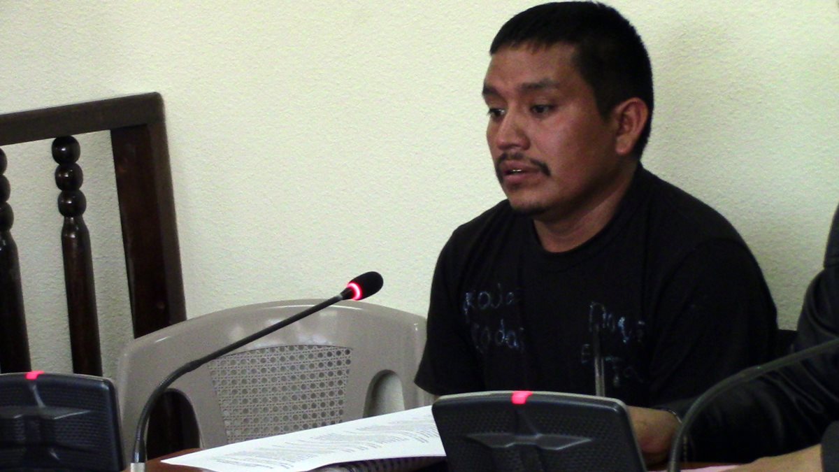 Concejal de Canillá, Quiché, Damián Lux, queda ligado a proceso por trata de personas en un juzgado de Huehuetenango. (Foto Prensa Libre. Mike Castillo)