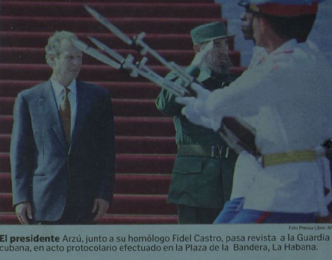 En 1998 Guatemala reanudó relaciones diplomáticas con Cuba, y meses después el mandatario Álvaro Arzú, hizo la primera visita oficial de un mandatario nacional luego de 30 años. (Foto, Prensa Libre: Hemeroteca PL)