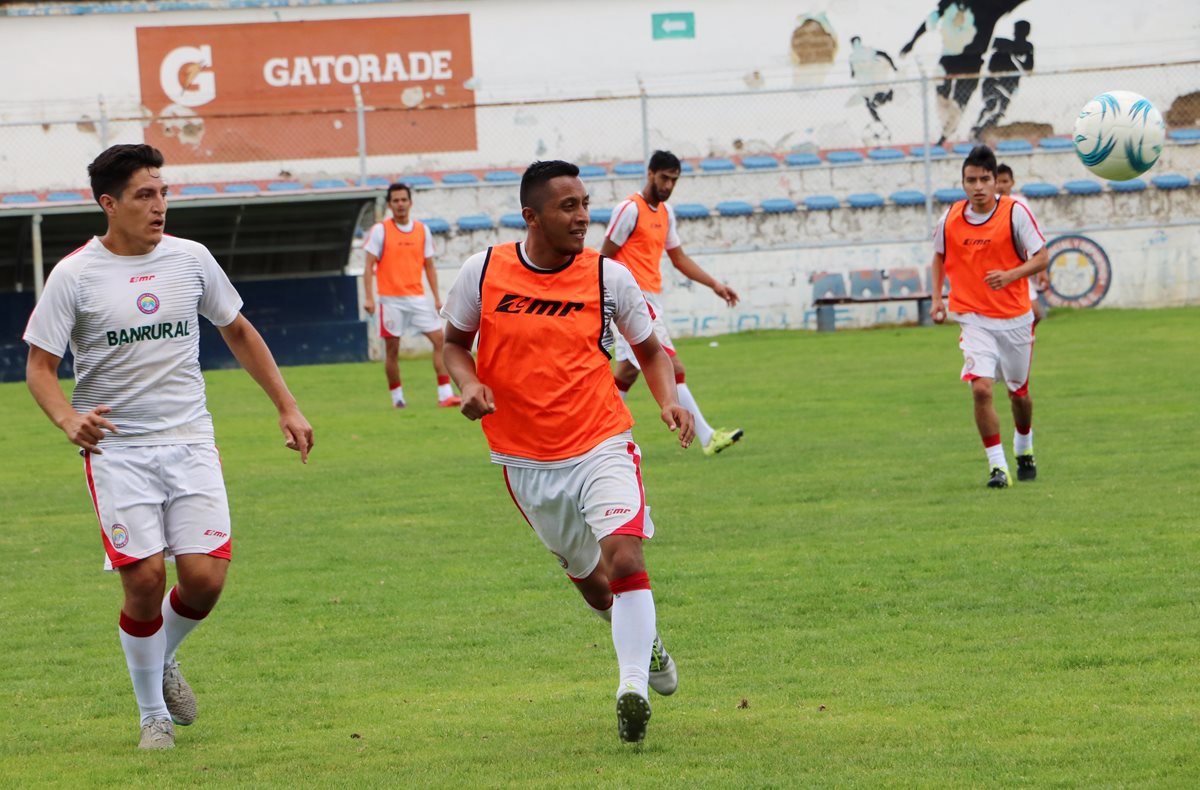 Xelajú se alista para el siguiente campeonato, donde jugará sus partidos de local a las 18 horas. (Foto Prensa Libre: Carlos Ventura)
