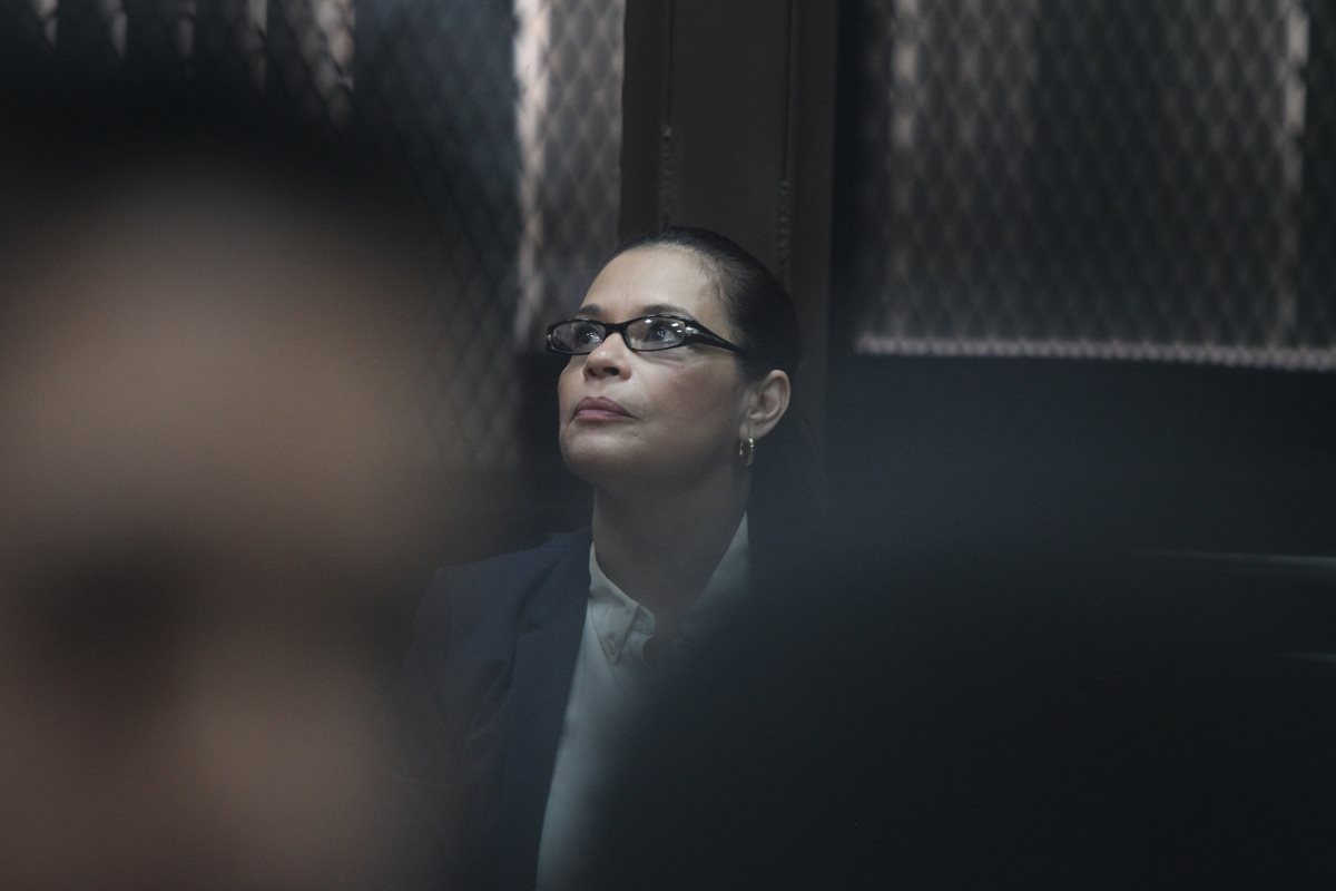 Roxana Baldetti, ex vicepresidenta de Guatemala, fue llevada al Juzgado de Mayor Riesgo B en agosto del 2015, acusada de pertenecer a la estructura de defraudadores denominada La Línea. (Foto HemerotecaPL)