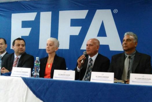 Walter Claverí es presentado como técnico de la Selección de Guatemala en las instalaciones de la Federación de Futbol. (Foto Prensa Libre: Carlos Vicente)