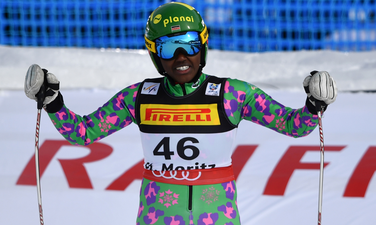 Sabrina Simader durante su participación en el Mundial de esquí en Suiza. (Foto Prensa Libre: AFP)