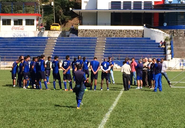 Héctor Julián Trujillo es el nuevo entrenador del equipo cobanero, que se ubica en el puesto 11 en el Clausura. (Foto Prensa Libre: Hemeroteca PL)