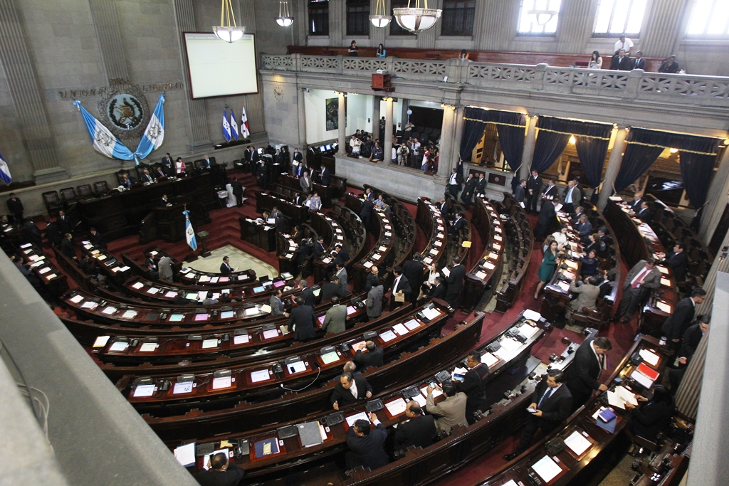 Legisladores aplazan la aprobación por artículos y redacción final de la Ley de Servicio Civil del Congreso. (Foto Prensa Libre: Érick Ávila)