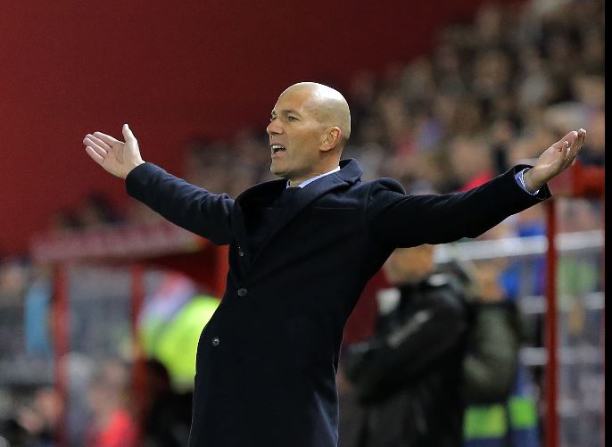 Zidane vive un momento complicado en la Liga Española con el Real Madrid. (Foto Prensa Libre AFP).