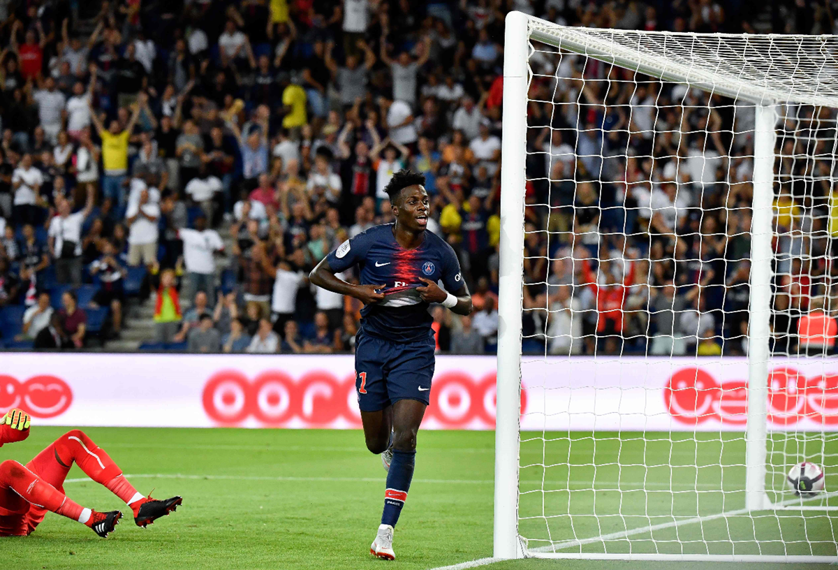 Timothy Weah anotó uno de los goles del PSG en el debut de la liga francesa. (Foto Prensa Libre: AFP)