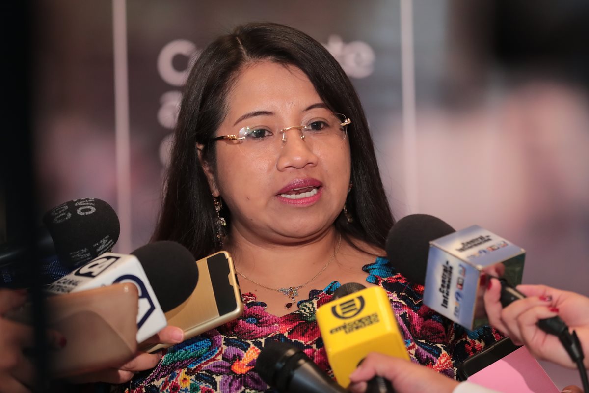 La ministra de Trabajo Leticia Teleguario, informó acerca de la verificación que que se está llevando a cabo en Guatemala por una misión de alto nivel antes de la audiencia en la Comisión de Administración de la OIT. (Foto, Prensa Libre Álvaro Interiano).