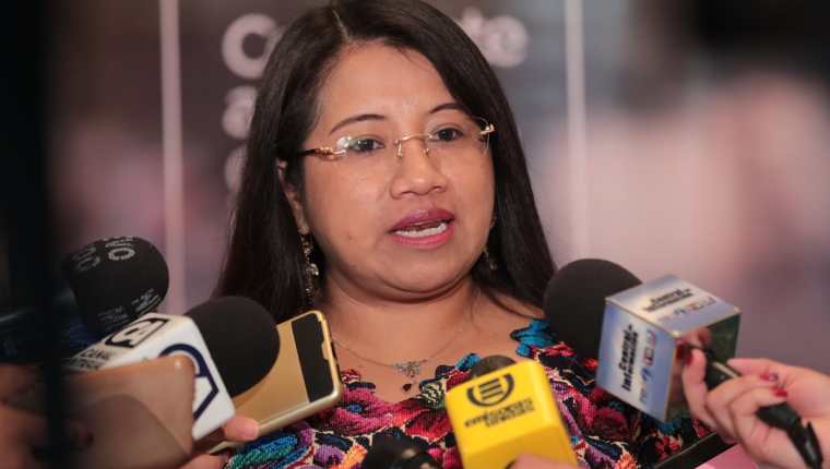 La ministra de Trabajo Leticia Teleguario, informó acerca de la verificación que que se está llevando a cabo en Guatemala por una misión de alto nivel antes de la audiencia en la Comisión de Administración de la OIT. (Foto, Prensa Libre Álvaro Interiano).