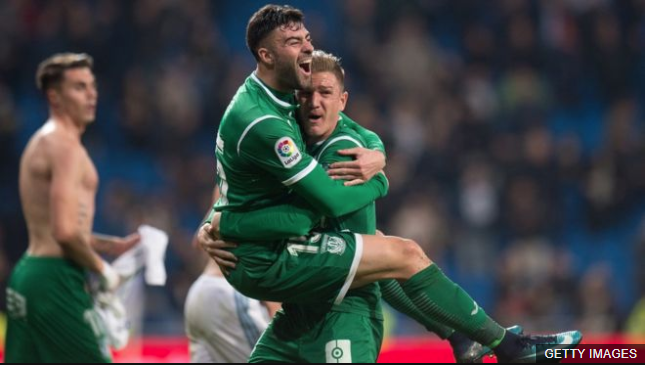 Hubo razones de sobra para celebrar el histórico triunfo del Leganés en el Santiago Bernabéu. (Foto Prensa Libre: BBC Mundo)