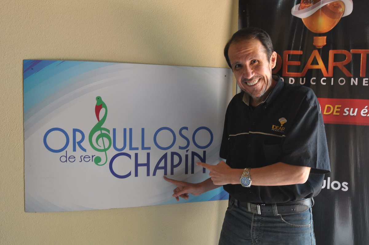 Nelson Leal está de regreso y a partir del próximo martes su voz se escuchará de nuevo en la radio. (Foto Prensa Libre: Ana Lucía Ola)