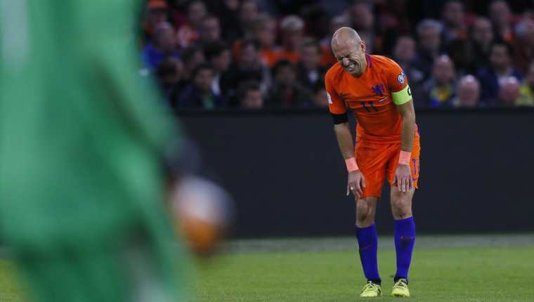 Arjen Robben será una de las estrellas que se extrañará en el Mundial de Rusia 2018. (Foto Prensa Libre: AFP).