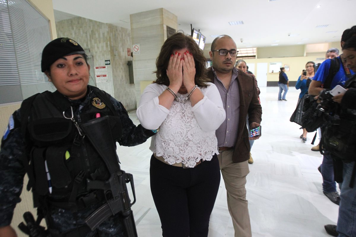 Luisa María Salas Bedoya, síndico primero de la comuna capitalina, es señalada en el caso Caja de Pandora. (Foto Prensa Libre: Esbin García)