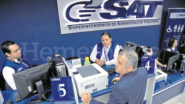 Durante gestión de Francisco Solórzano Foppa en la SAT  disminuyó  entrega de  beneficio fiscal, por mayores controles. (Foto Prensa Libre: Hemeroteca PL)