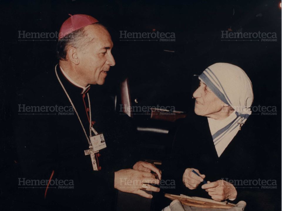Monseñor Próspero Penados del Barrio, coincidió con la Madre Teresa en Roma. (Foto Prensa Libre: Cortesía familia Penados)