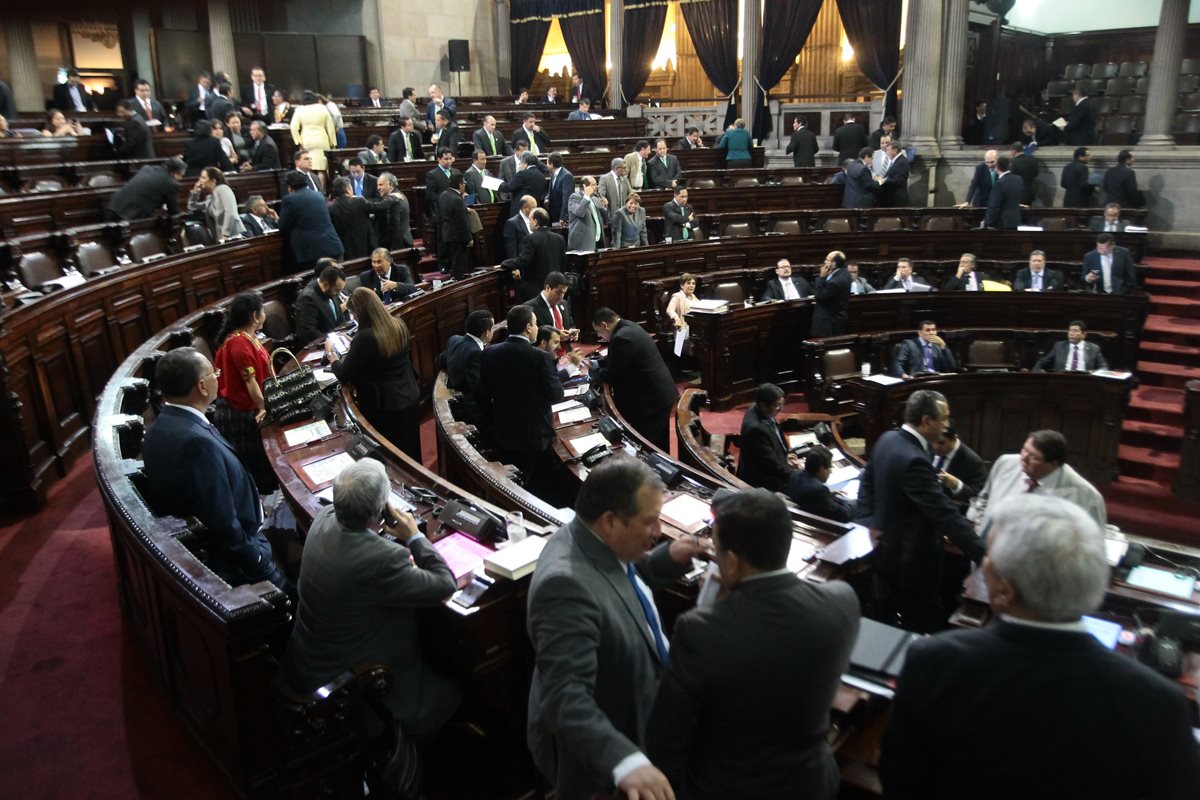 Tres facciones de diputados buscan los escaños en la máxima autoridad en materia monetaria, bancaria y crediticia. (Foto Prensa Libre: Hemeroteca PL)