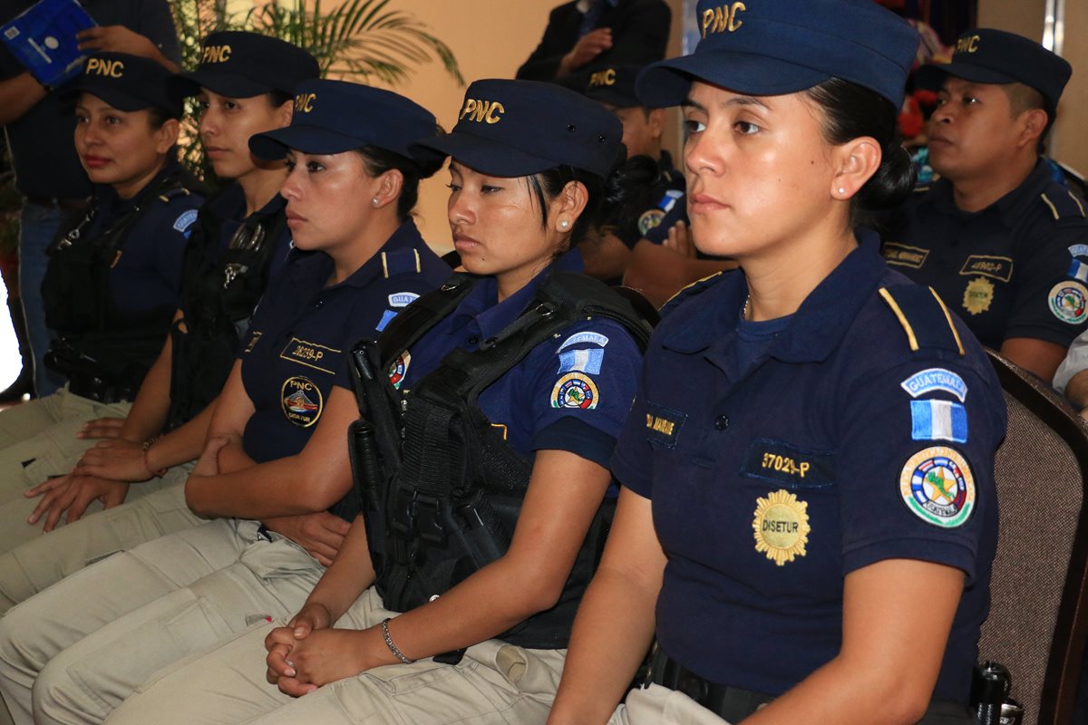 Agentes de la PNC que participaron en el plan de seguridad por la visita de salvadoreños. (Foto Prensa Libre: Cortesía)