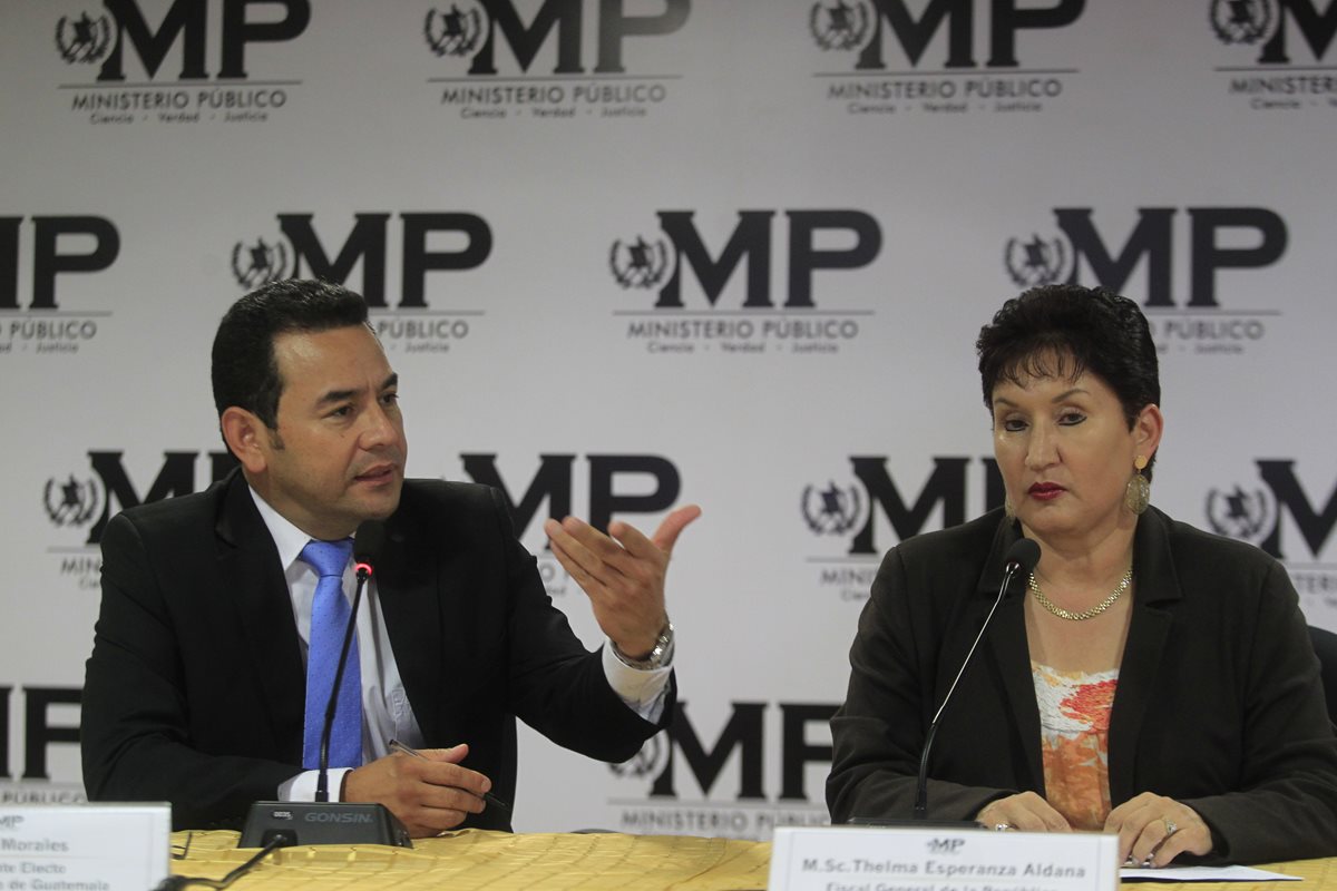 La fiscal General, Thelma Aldana, hizo el reclamo público al presidente Jimmy Morales por no invitarla a la conferencia en Miami.