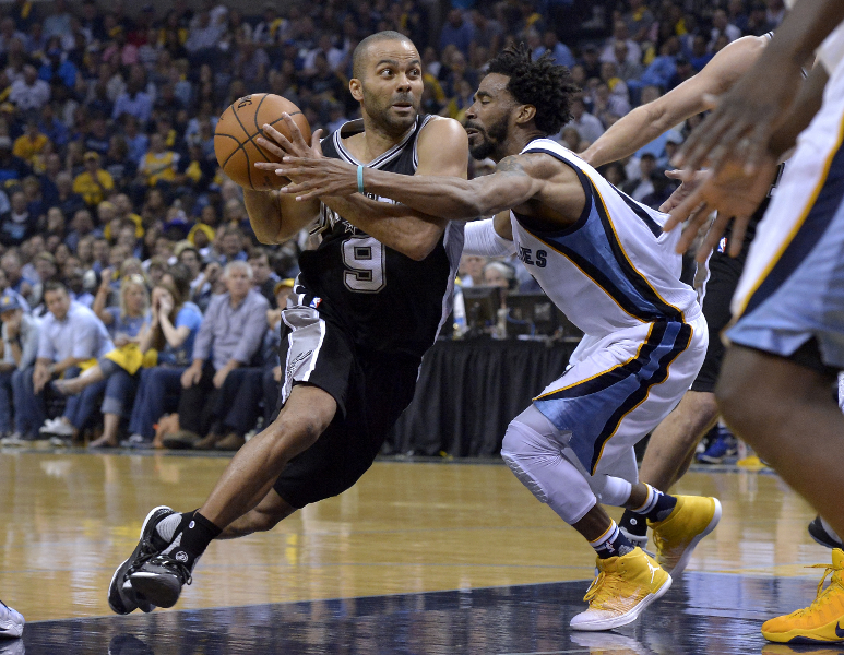 Tony Parker de los Spurs de San Antonio es uno de los jugadores claves de su equipo. (Foto Prensa Libre: AP)