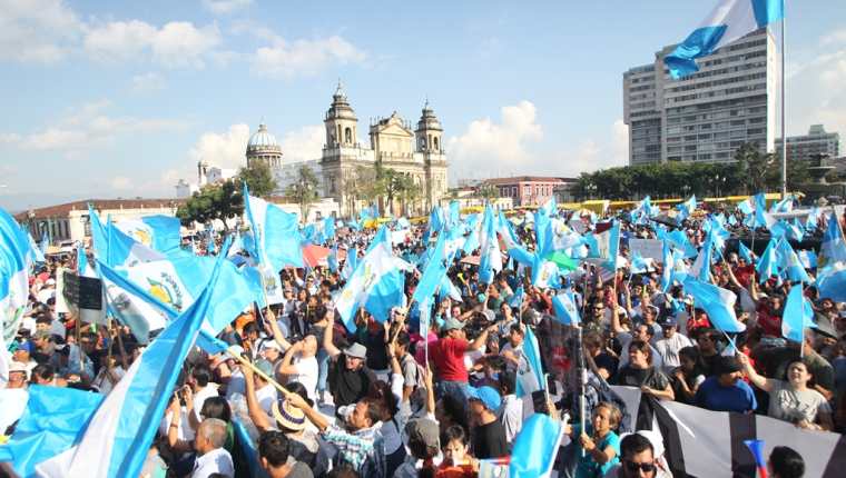 El domingo 27 de agosto el presidente Jimmy Morales declaró persona no grata al jefe de Cicig, Iván Velásquez, lo que desató manifestaciones. (Foto Prensa Libre: HemerotecaPL).