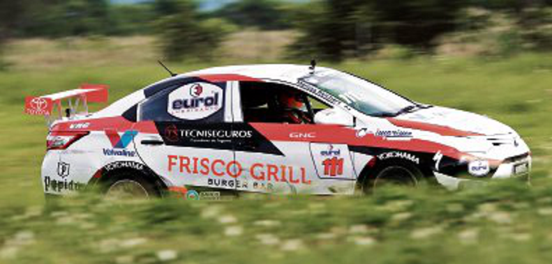 Marcos Reichert continúa con el dominio en la categoría Yaris. El piloto fue el más rápido en los 2.4 kilómetros de la pista. (Foto Prensa Libre: Norvin Mendoza)