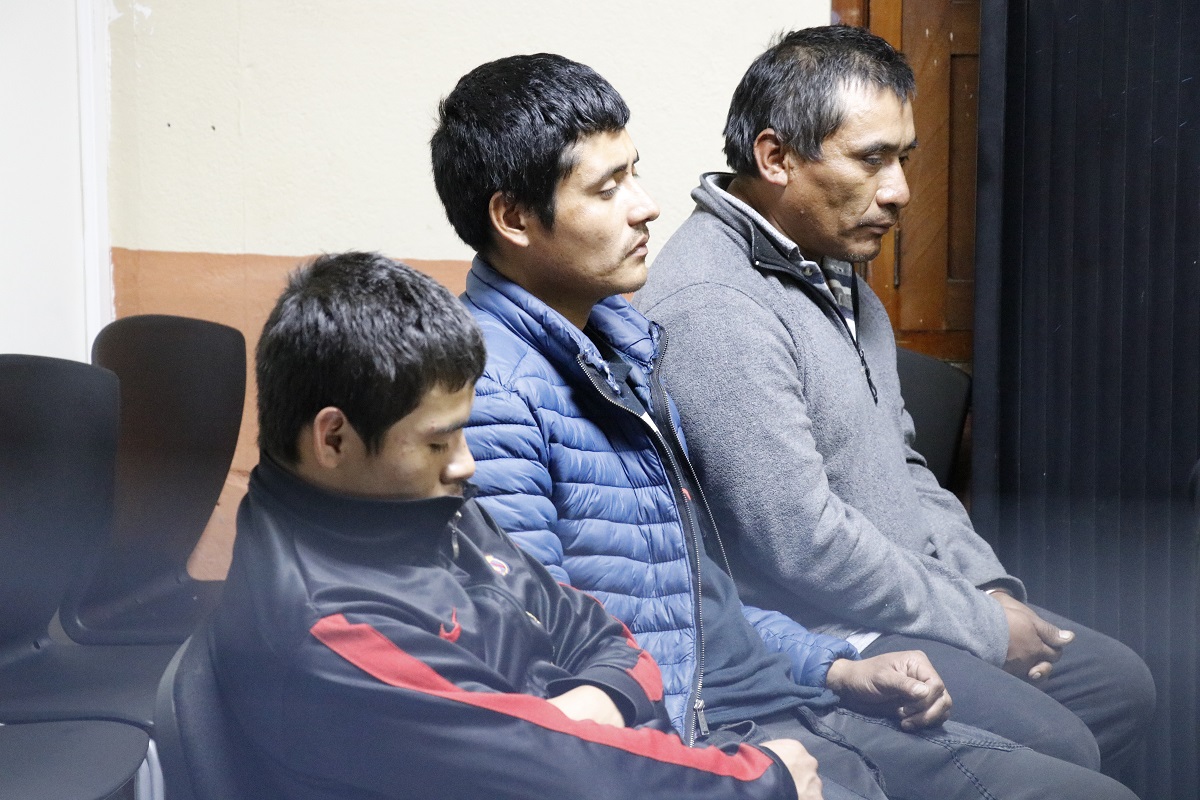 Luis Enrique Barrios Mijangos, Miguel Ángel Castillo Sánchez y José Eliseo Vásquez Reyes fueron sentenciados a 100 años de prisión por la muerte de dos adultos mayores, en Sacatepéquez. (Foto: Hemeroteca PL)