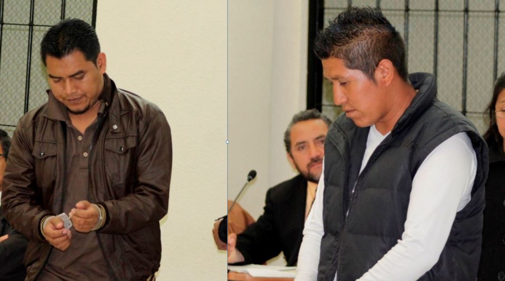 Los dos sindicados de cometer extorsión en Xela. (Foto Prensa Libre: María José Longo).