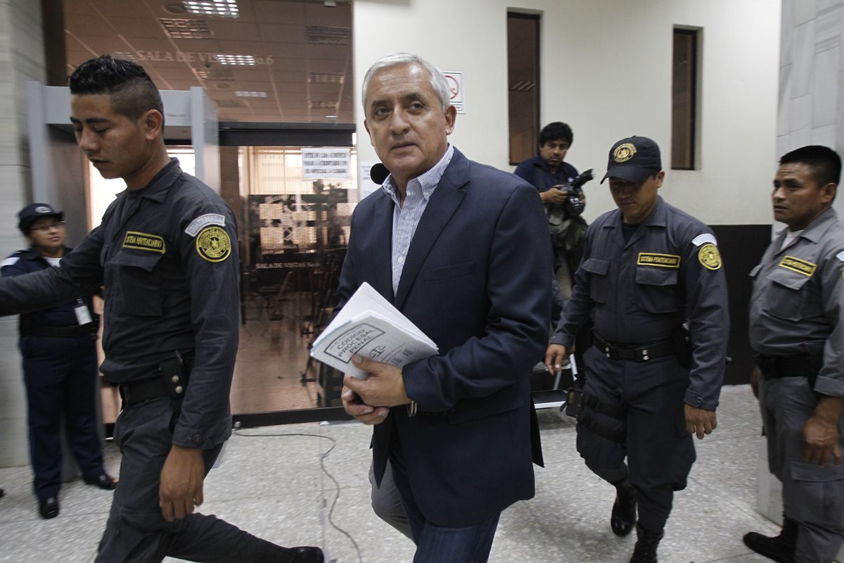 Otto Pérez Molina es señalado de autorizar el usufructo de TCQ a cambio de un soborno de US$30 millones. (Foto Prensa Libre: Hemeroteca PL)