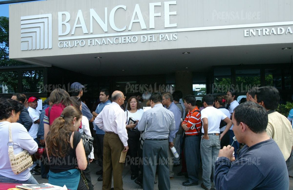 Bancafé cerró sus sedes el 20 de octubre del 2006 y de ello se desprendieron dos procesos penales. (Foto Prensa Libre: Hemeroteca PL)
