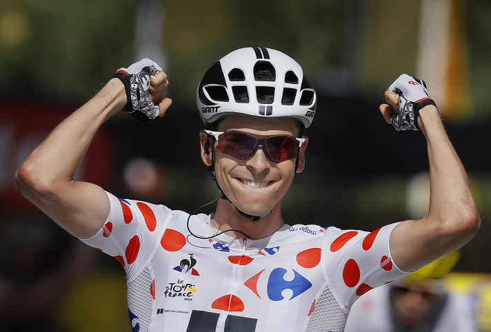 El francés Warren Barguil logró una estupenda victoria en la etapa 13 del Tour de Francia. (Foto Prensa Libre: EFE)