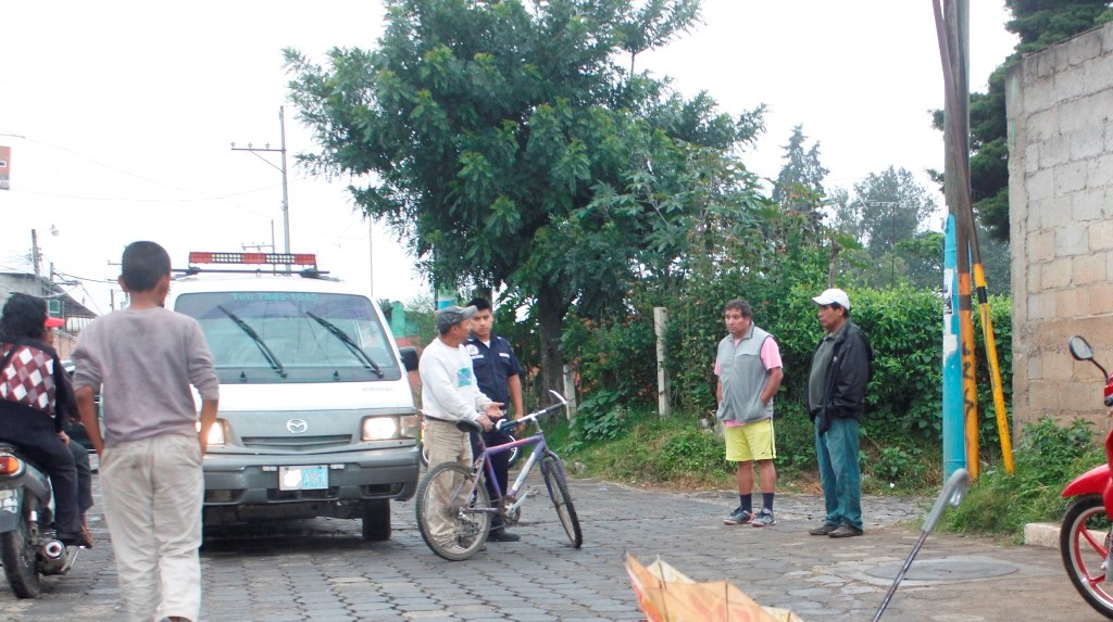 Lugar donde fue atacada a balazos Flore de María Morales, en El Tejar, Chimaltenango. (Foto Prensa Libre: Víctor Chamalé).