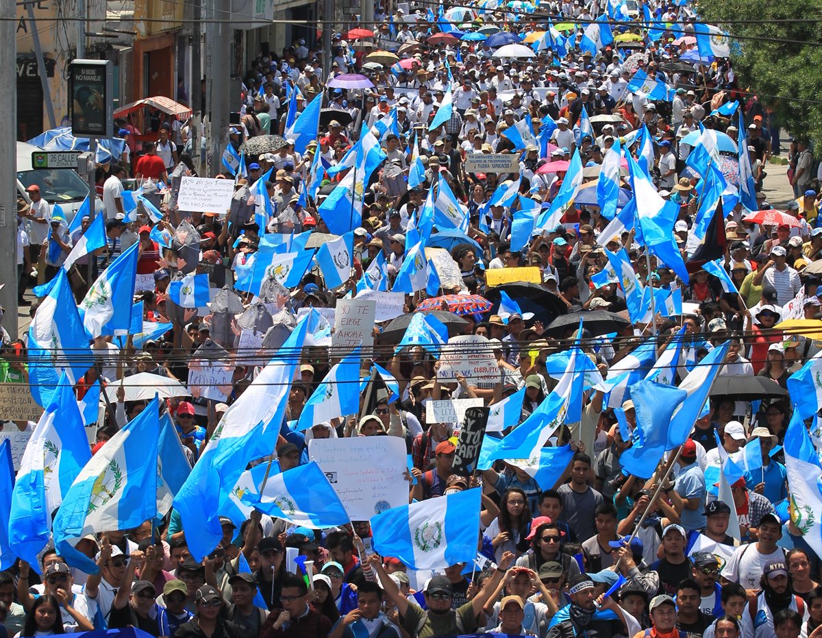 Protestas ciudadanas han presionado por reformas a la Ley Electoral y por compromisos de Estado contra la corrupción. (Foto: Hemeroteca PL)
