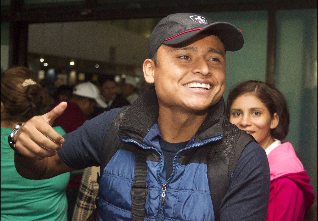 Barrondo y Ortiz fueron despedidos por los guatemaltecos en el Aeropuerto Internacional La Aurora. (Foto Prensa Libre: Norvin Mendoza)
