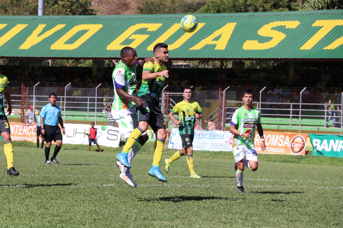Guastatoya superó a Antigua GFC en un intenso partido disputado en el estadio David Cordón Hichos. (Foto Prensa Libre: Hugo Oliva)