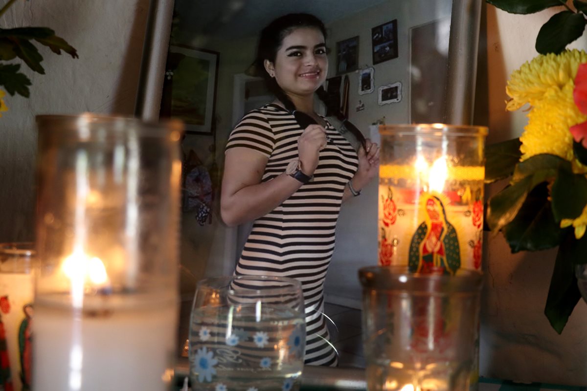 Retrato de Sandra Anabela Villatoro Calderón, la joven huehueteca que murió en un accidente en Estados Unidos. (Foto Prensa Libre: Mike Castillo)