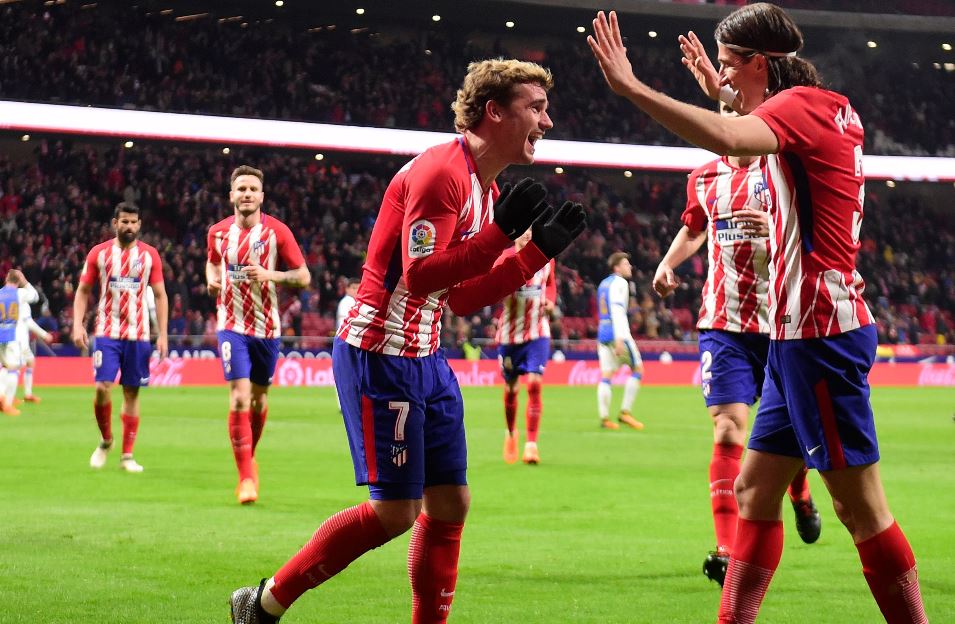 El francés Antoine Griezmann marcó este miércoles cuatro goles en el triunfo del Atlético contra Leganés. (Foto Prensa Libre: AFP).